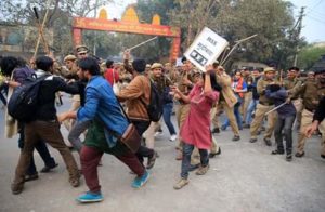 Delhi Police Joins Hands With RSS Thugs to Launch Violent Attack on Agitating Students